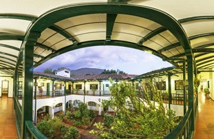Hospedería La Roca